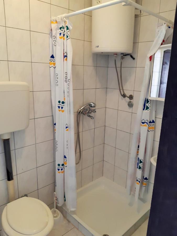 Dalmatino Apartmani Vir Eksteriør bilde