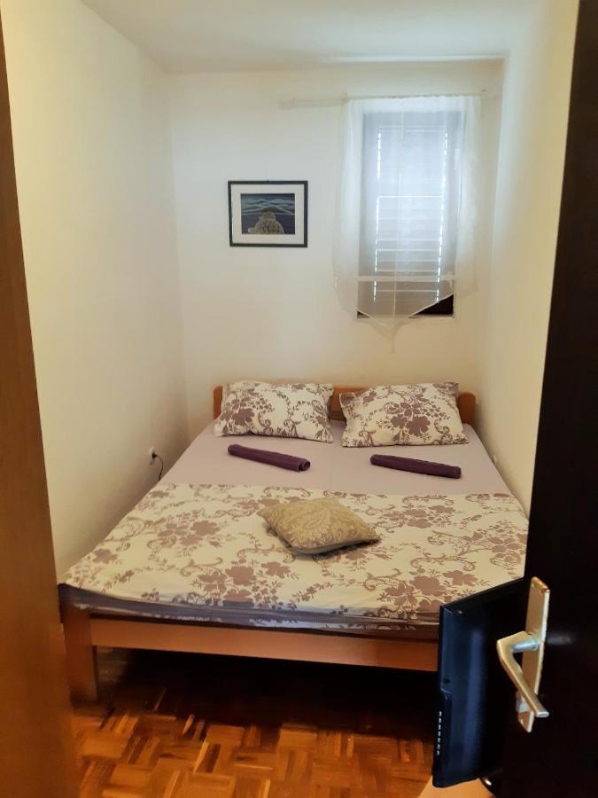 Dalmatino Apartmani Vir Eksteriør bilde